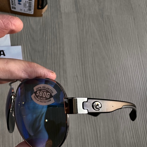 NEW Costa South Point 580G Polarized Blue Mirror Aviator Sunglasses Gunmetal - Picture 4 of 7